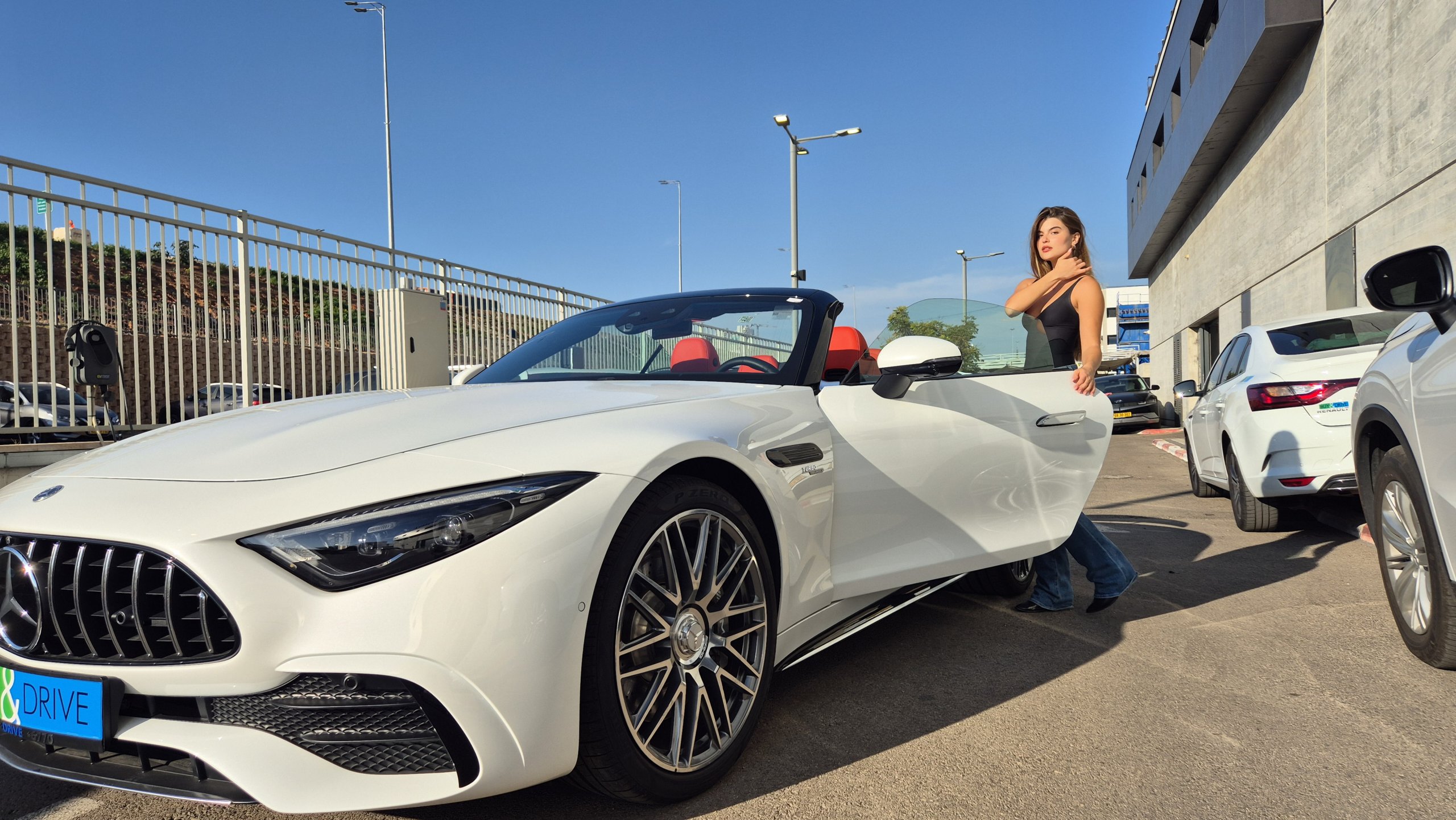 לקנות רכב יוקרה זה ביי אנד דרייב